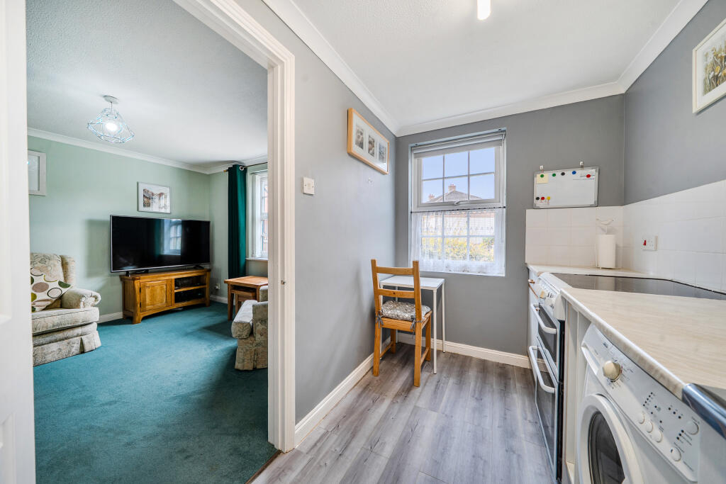 Apartment in Taunton - View 5