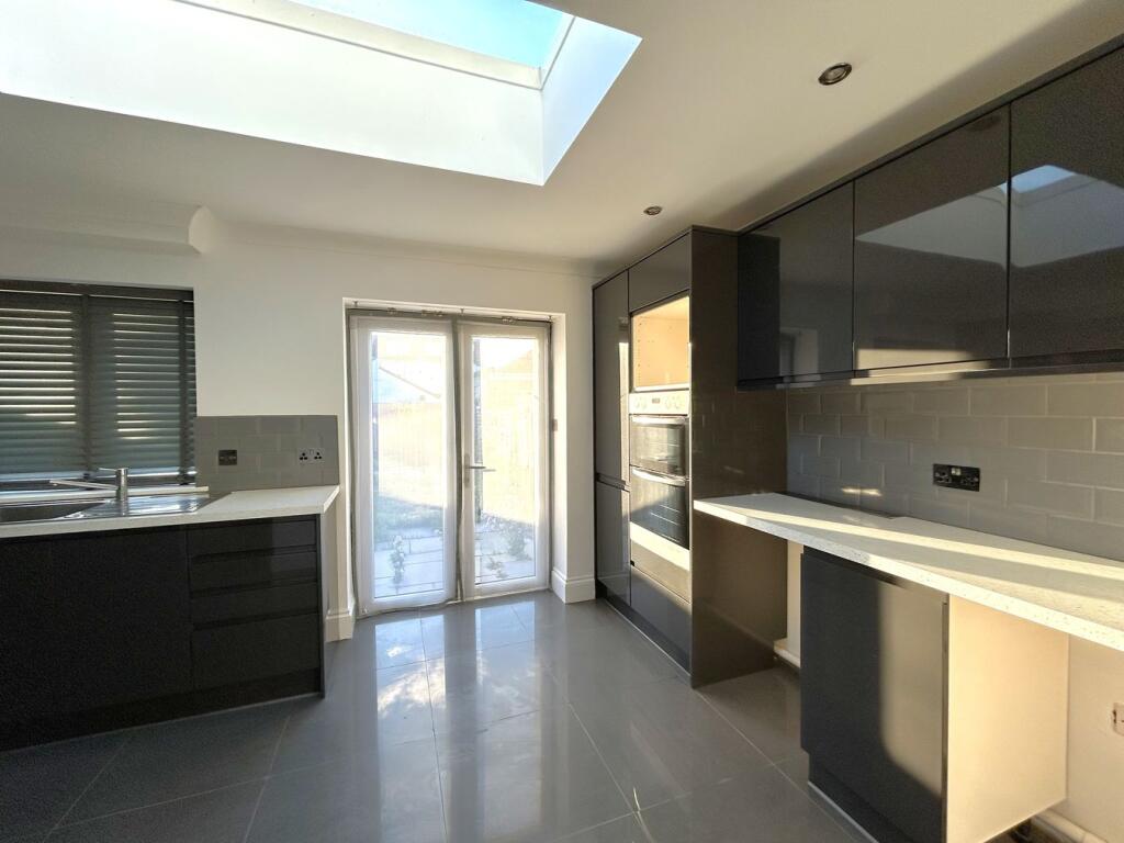 House in London - View 3