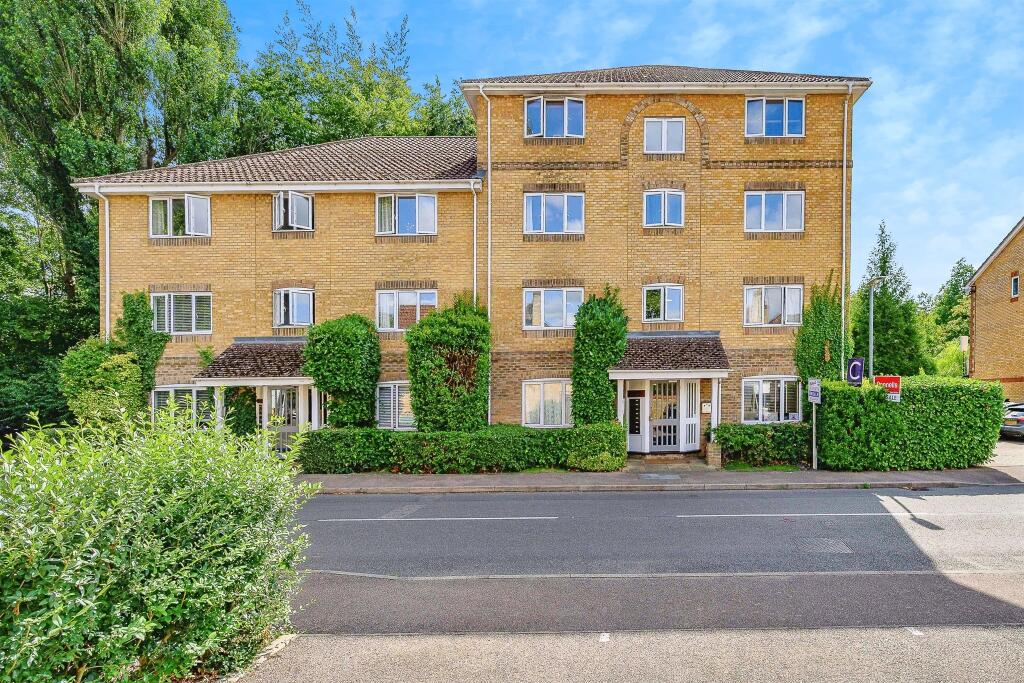 Main image of property: Kingfisher Drive, Hemel Hempstead