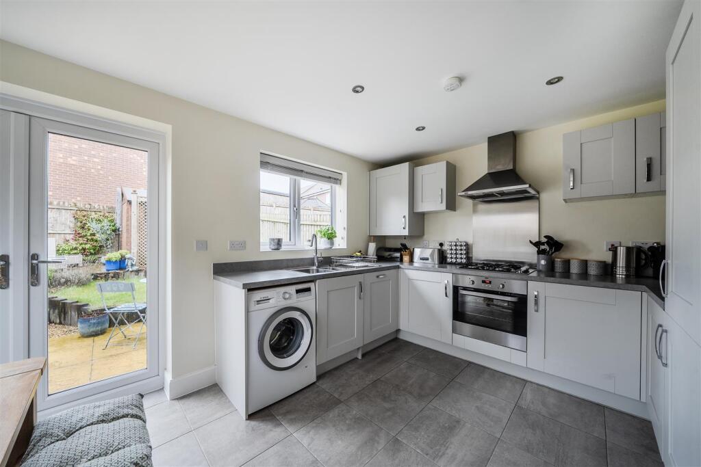 13 Hendrick Crescent, Shrewsbury, SY2 6JF photo 4