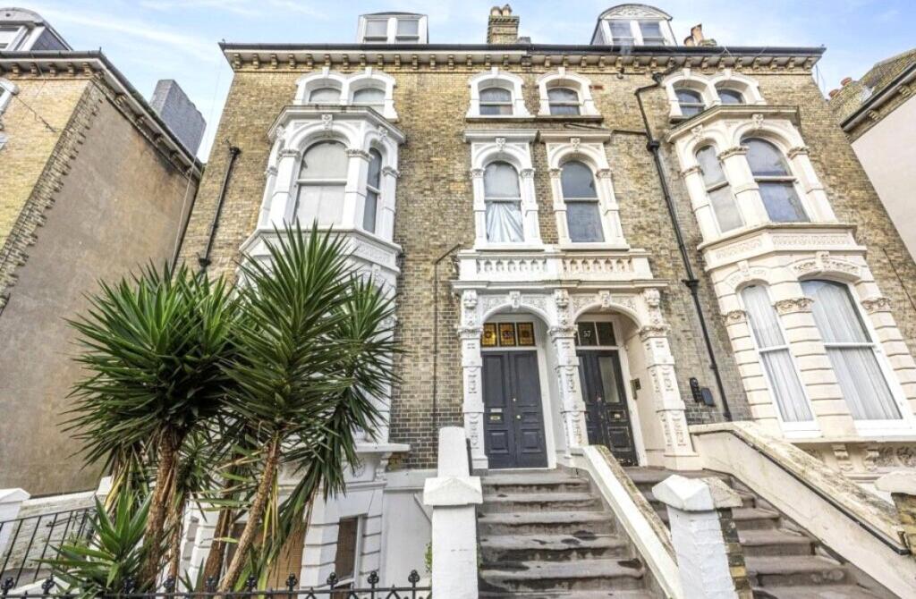 Tisbury Road, Hove, BN3 3BL