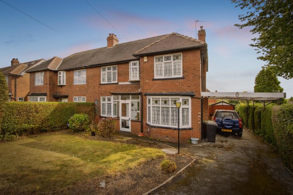 3-bed semi-detached on Temple Grove, Leeds, £270,000