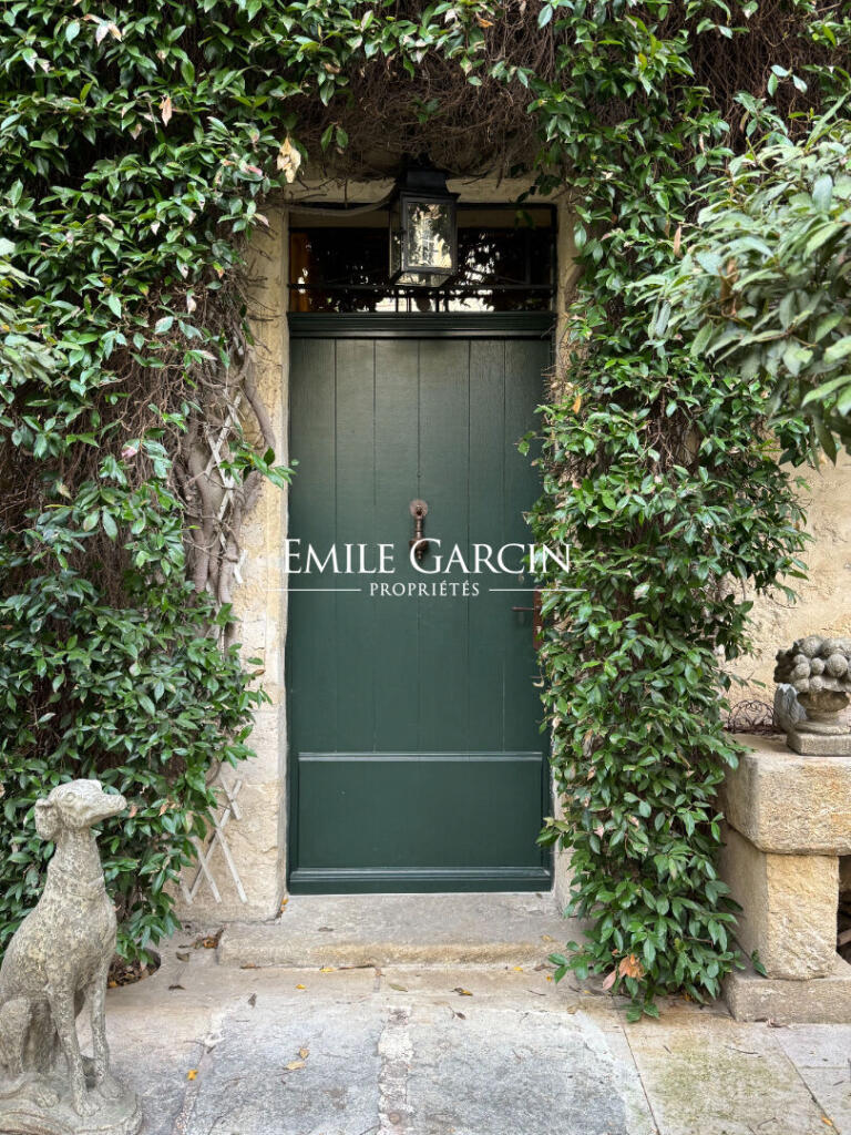 Main image of property: Provence-Alps-Cote d`Azur, Bouches-du-Rhône, Tarascon