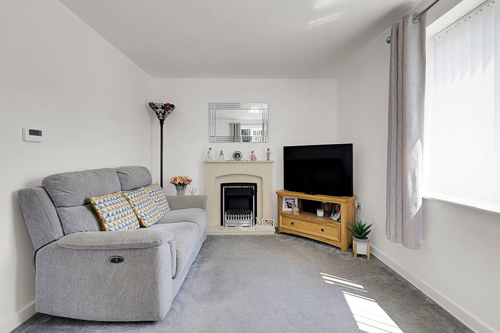 Willacy Close, Shavington photo 4