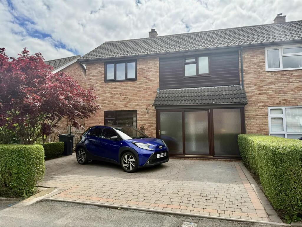 3-bed terraced on Whittern Way, Hereford, £239,950