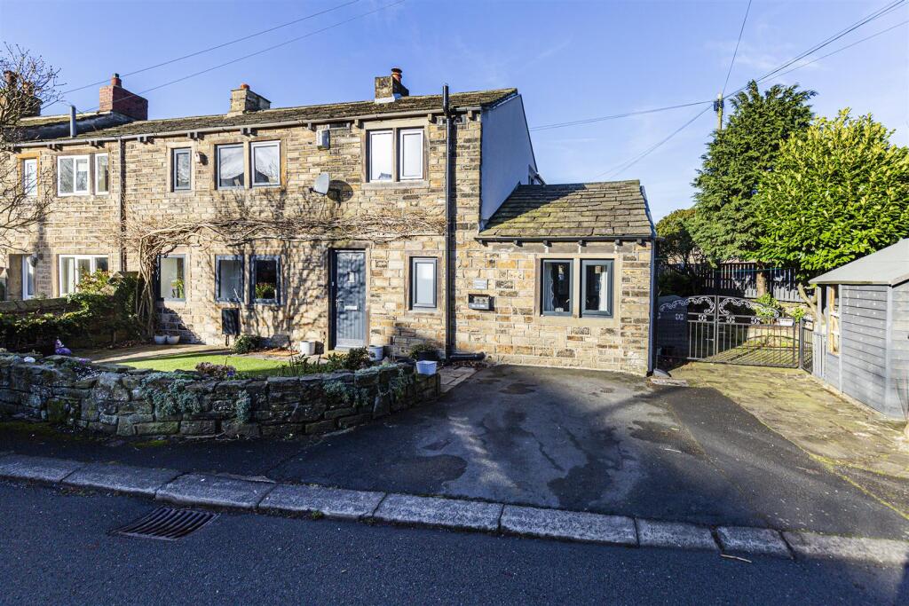 Main image of property: Lydgate, Lepton, Huddersfield