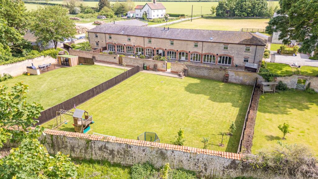 Main image of property: Sleaford Road, Navenby, Lincoln, Lincolnshire, LN5 0AT