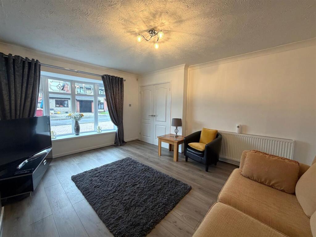 Stanley Close, Westhoughton, Bolton photo 4