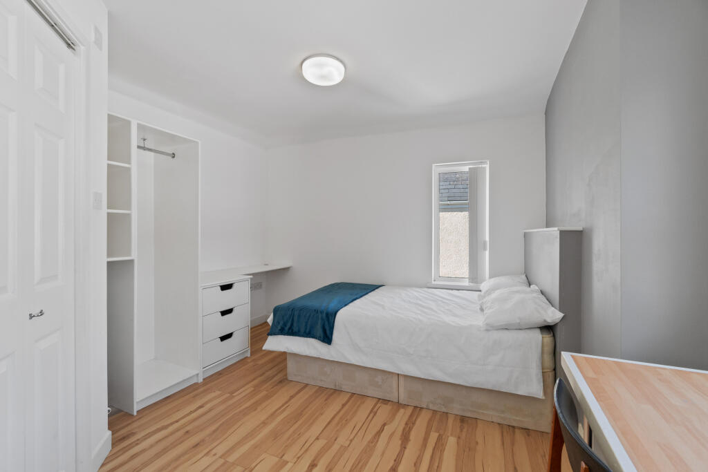 Main image of property: 30 Regent Street