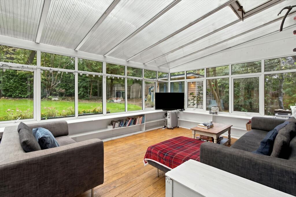 House in Sunninghill - View 5