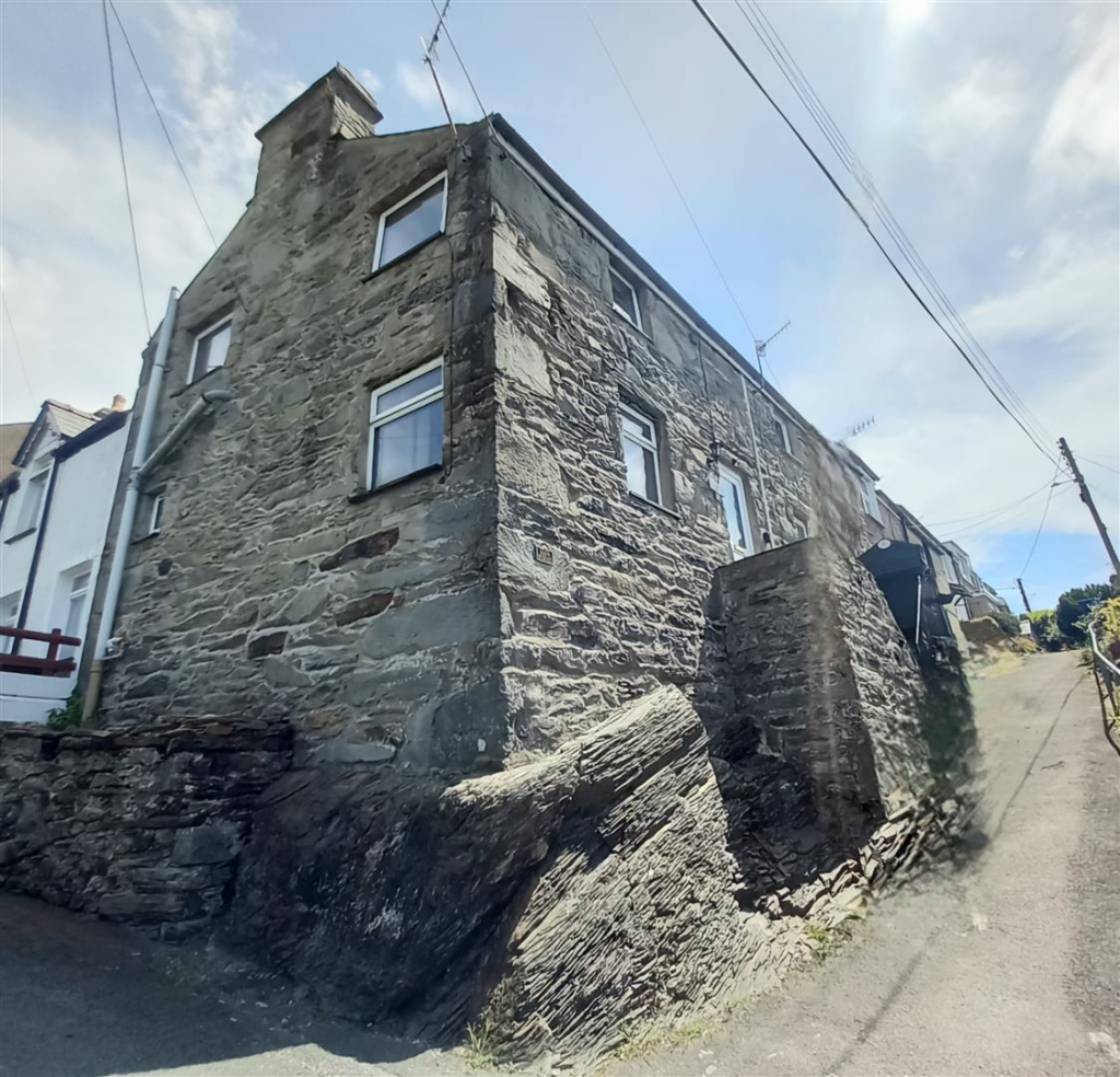 Main image of property: 1 Bryn Street, Talsarnau