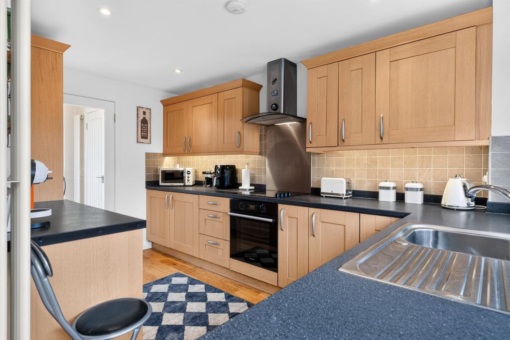 House in Paisley, Renfrewshire - More