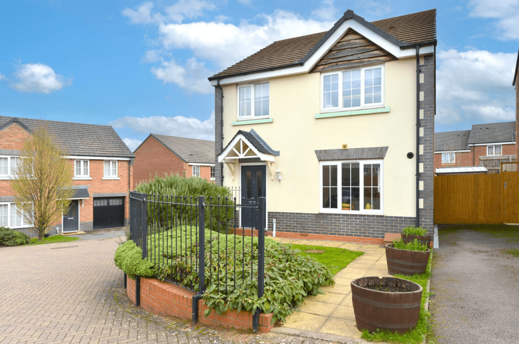 Main image of property: 21 Dove Close, Shrewsbury, SY2 6FB