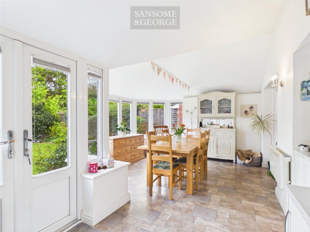 Taylor Drive, Bramley, RG26 photo 4