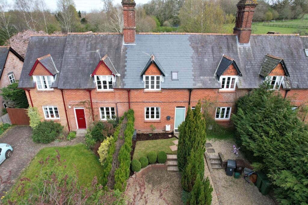 Main image of property: Vinns Lane, RG25