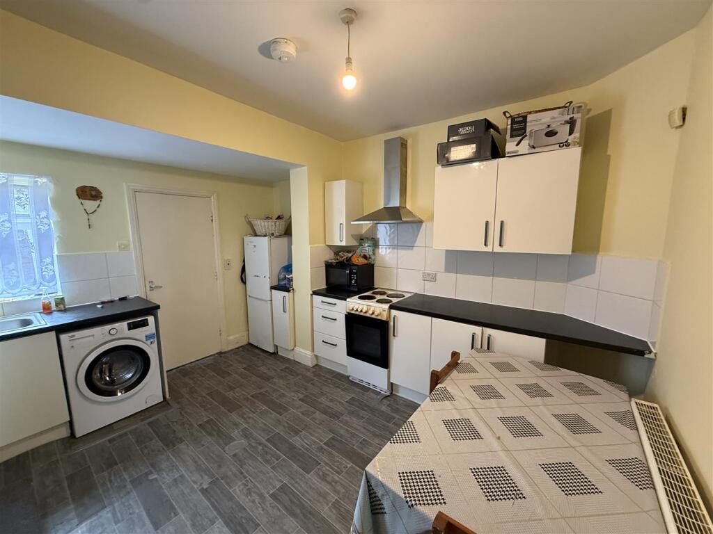 House in Hull, Kingston upon Hull - View 2