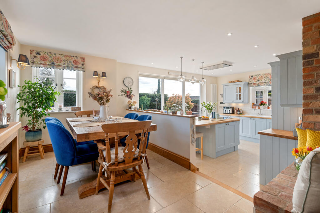 House in Rushcliffe, Clipston on the Wolds - More