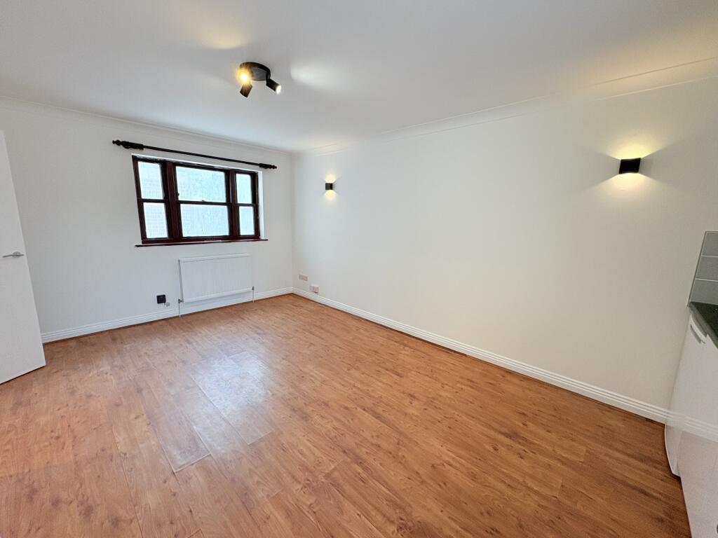 Apartment in Portsmouth - View 2