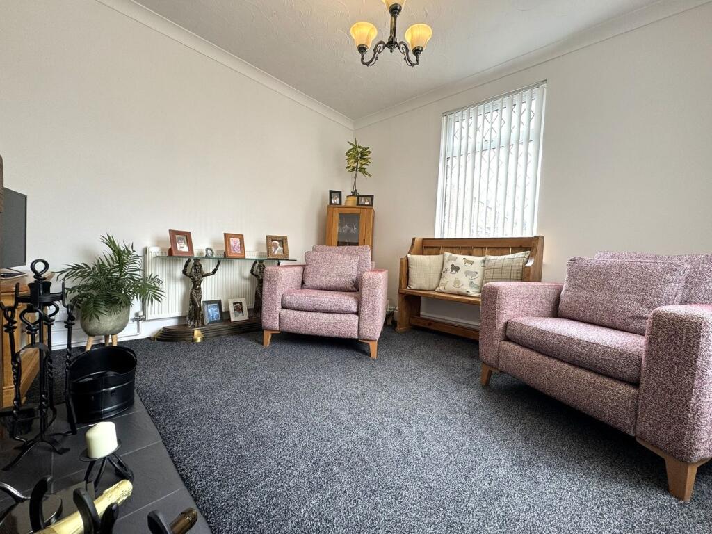 House in East Staffordshire, Rolleston on Dove - View 4