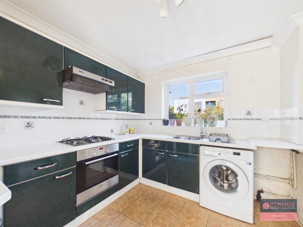 Blenheim Way, Stevenage photo 2