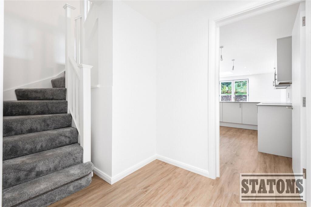 Sutton Crescent, Barnet, EN5 photo 2