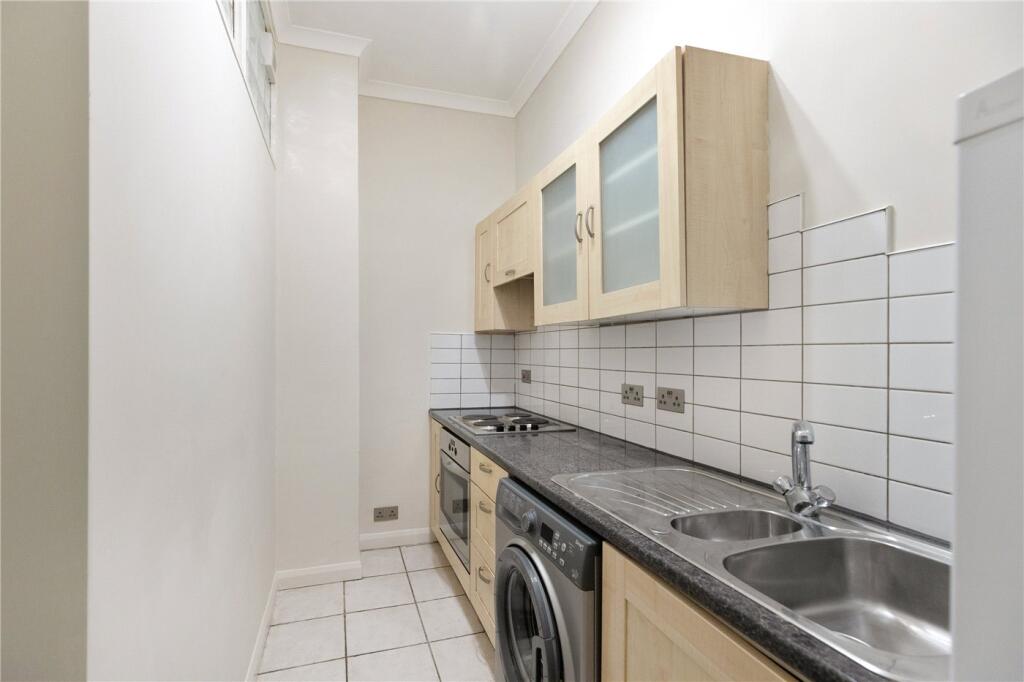 Apartment in London - More