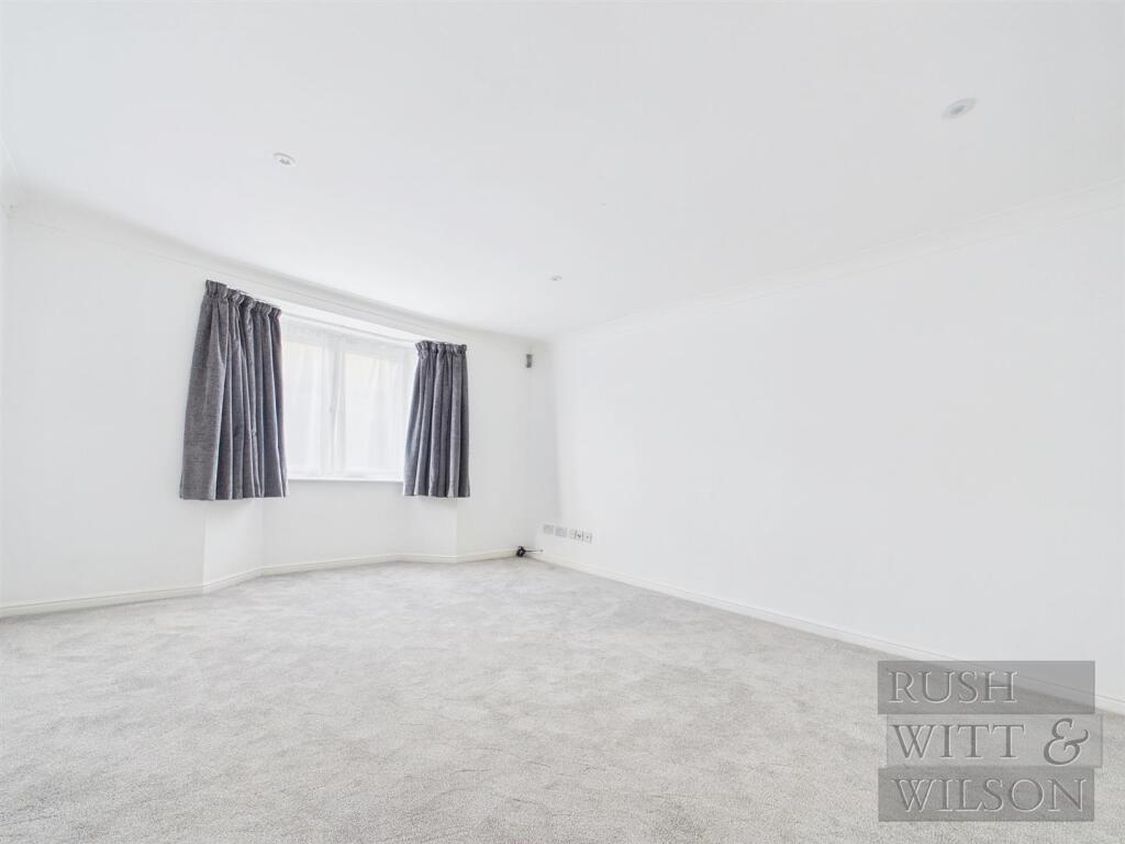 House in Tonbridge - View 3