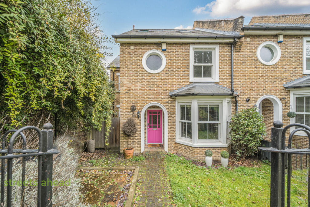 Main image of property: Valley Road, Kenley, CR8