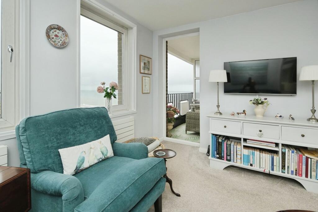 Apartment in Brighton - More