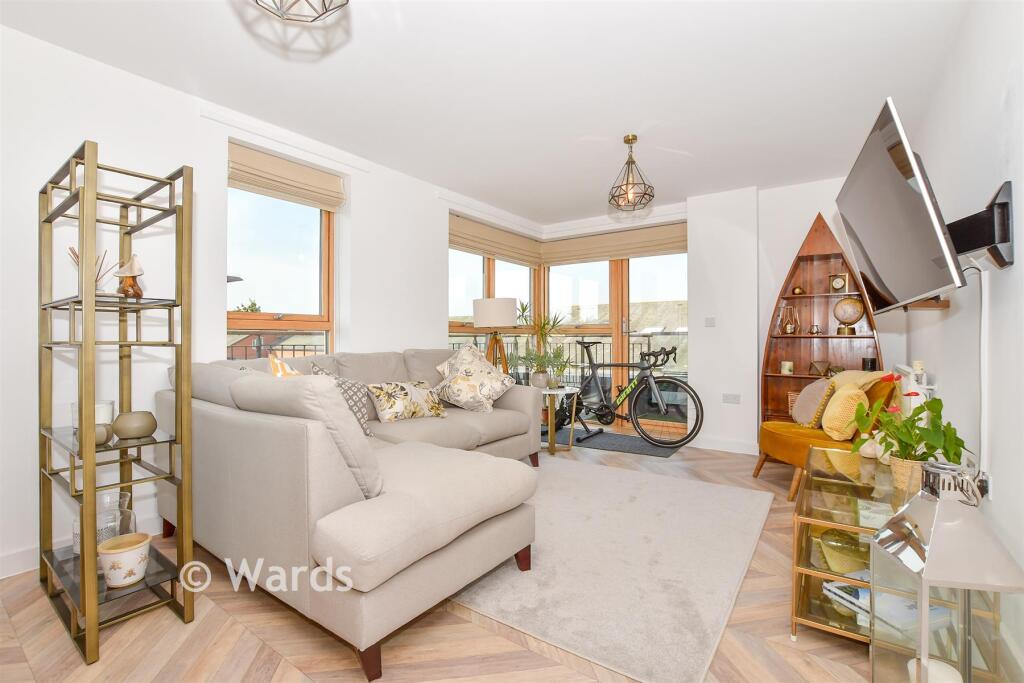 Apartment in Tonbridge and Malling, Brook Street - View 5