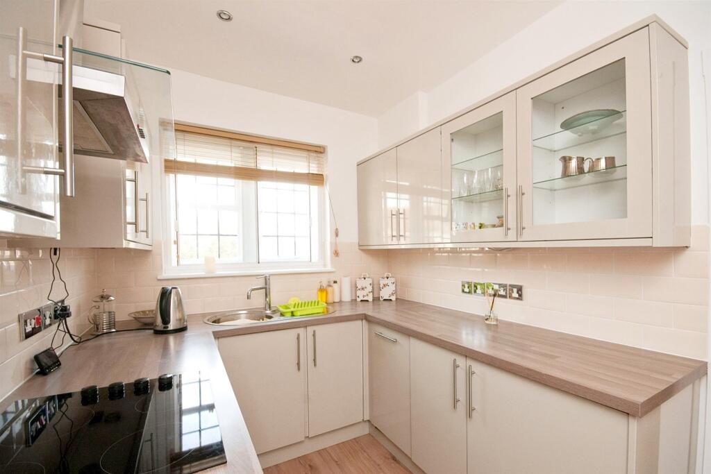 Apartment in Brighton - View 4