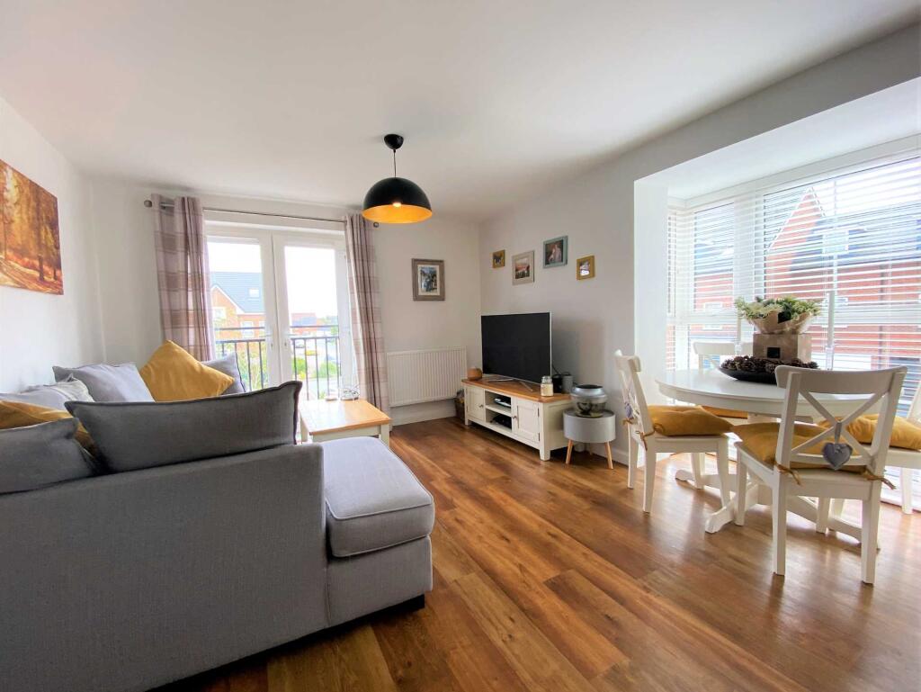 Main image of property: Design Drive, Dunstable, Bedfordshire, LU6