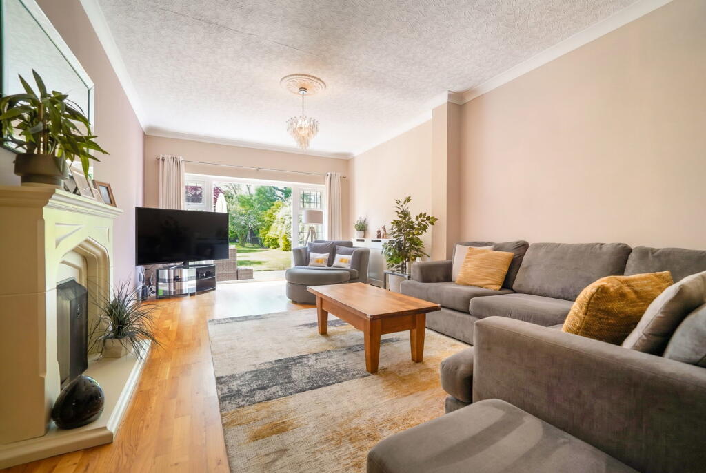 House in Solihull - More