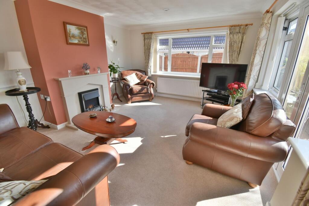 House in Ferndown, Ferndown Town Centre - View 4