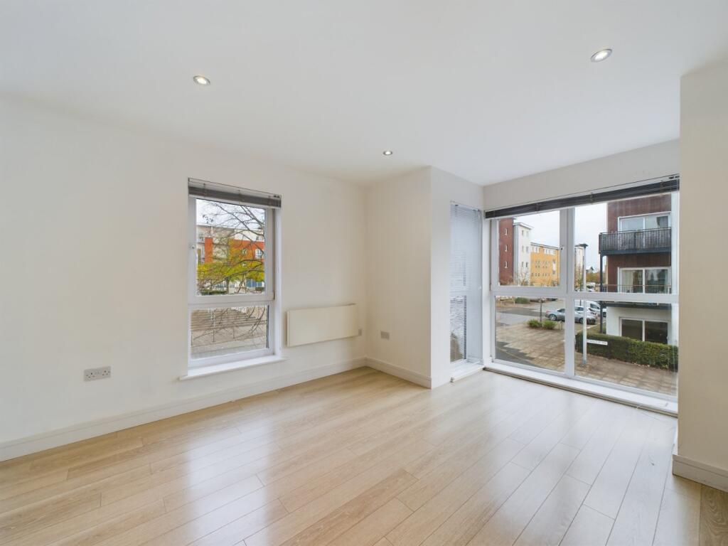 Apartment in Reading - View 4