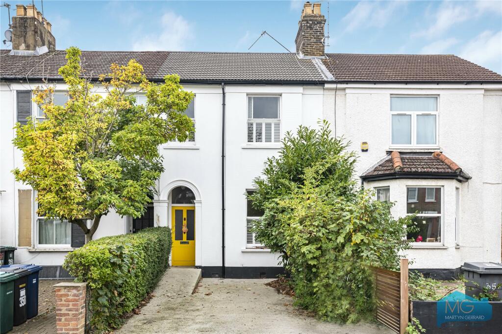 Main image of property: Long Lane, London, N2