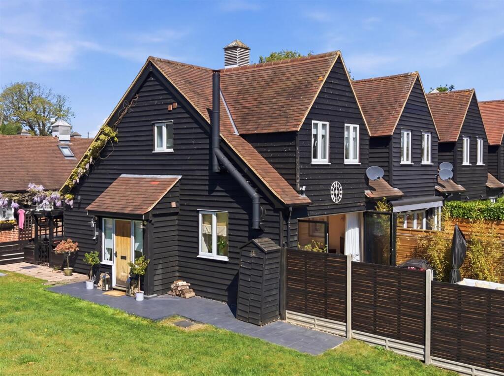Main image of property: HIGHFIELD FARM - MANDROVE LANE - SG13