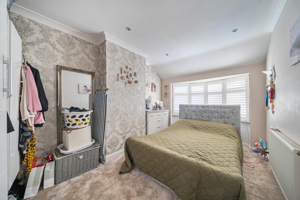House in Dartford - More