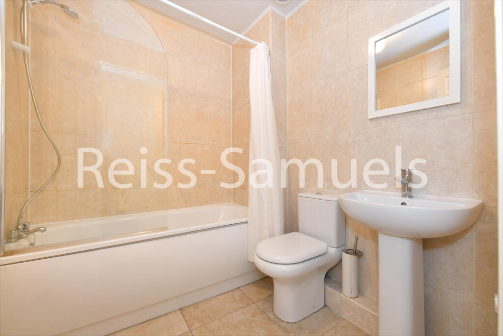 5 bedroom town house for rent