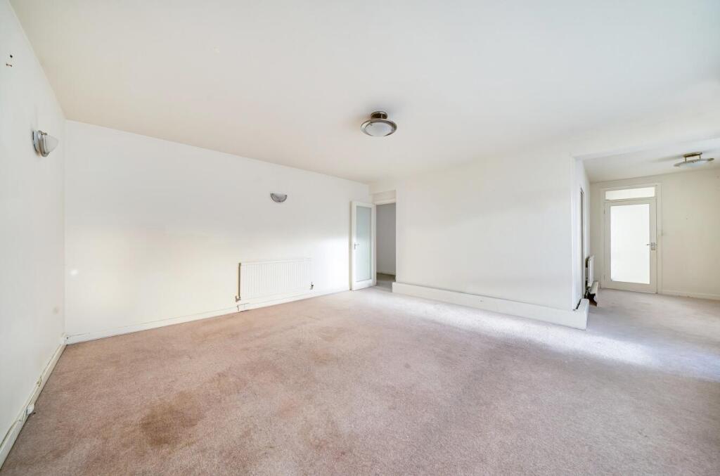 Apartment in London, Stanmore - View 4