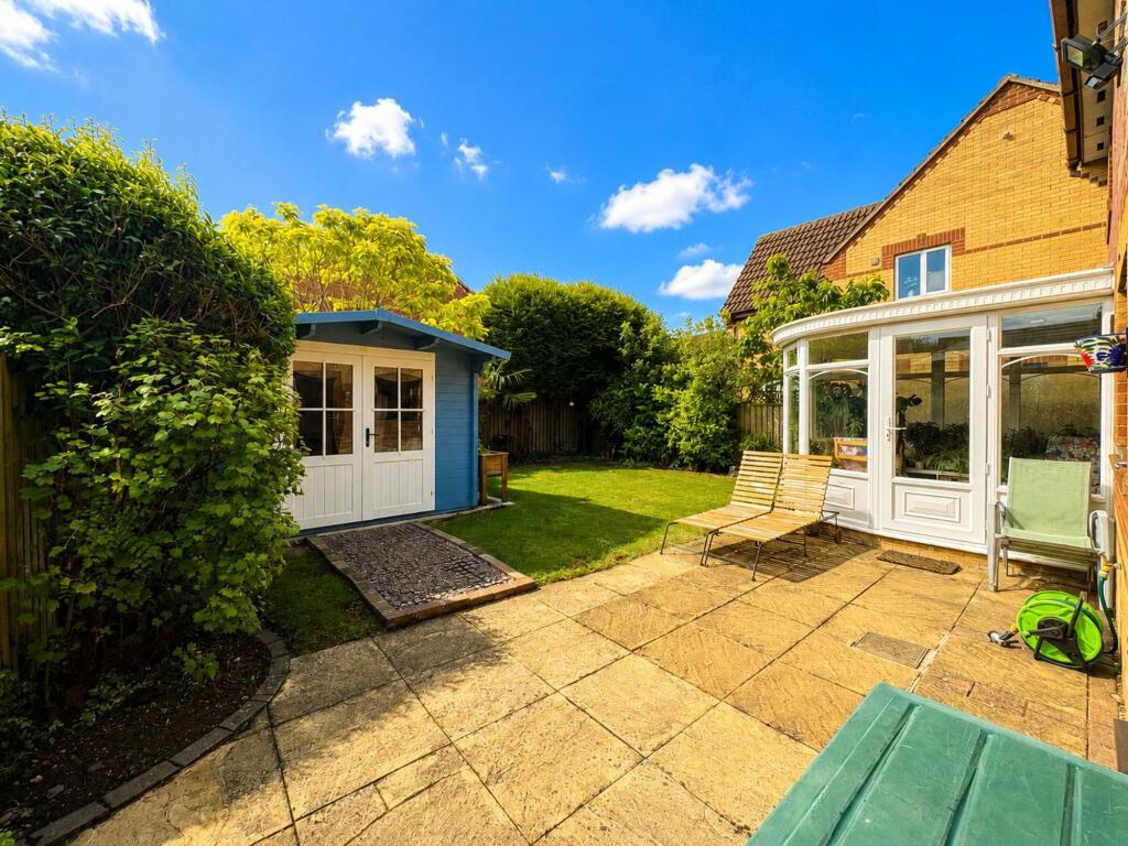 Beech Drive, Brackley, NN13 photo 4