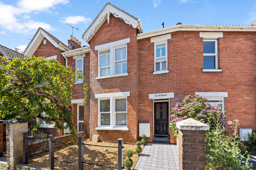 Main image of property: Heckford Road, Poole, BH15 2LY