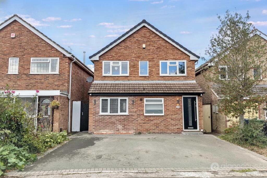 3-bed detached on Wentworth Drive, Whitestone, Nuneaton, CV11 6NX, £335,000