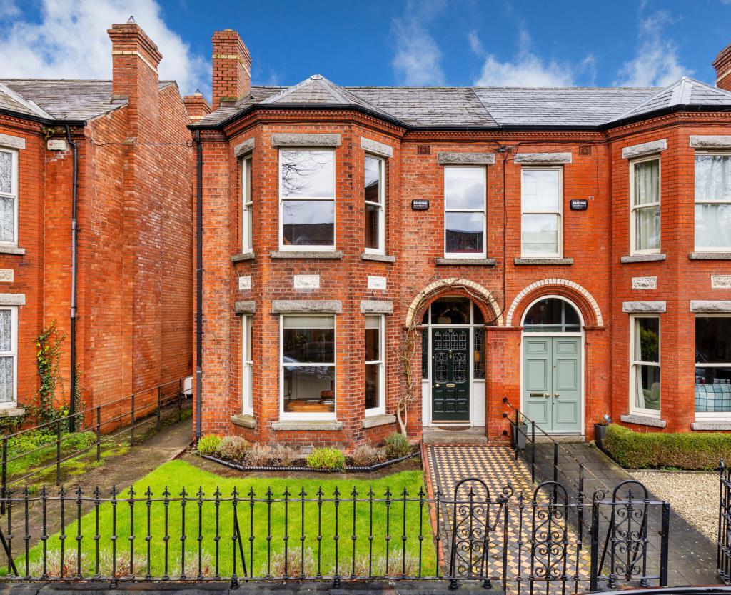 Main image of property: 55 Lindsay Road, Glasnevin, Dublin 9, D09 A2H0