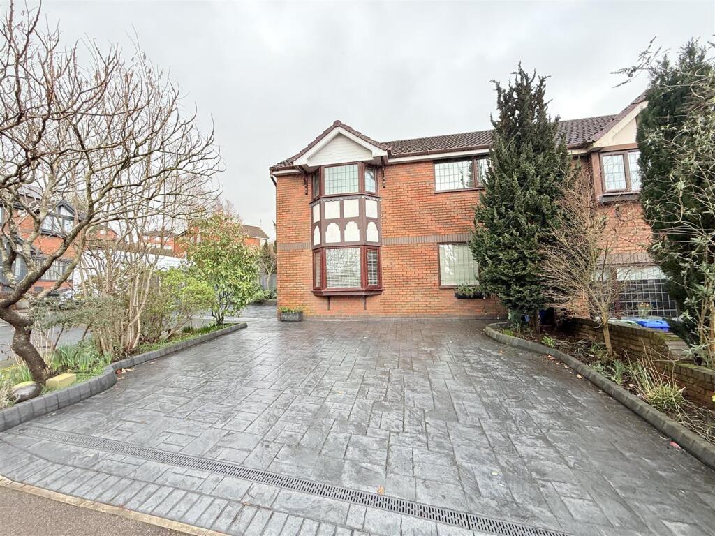 Main image of property: Breckland Close, Stalybridge