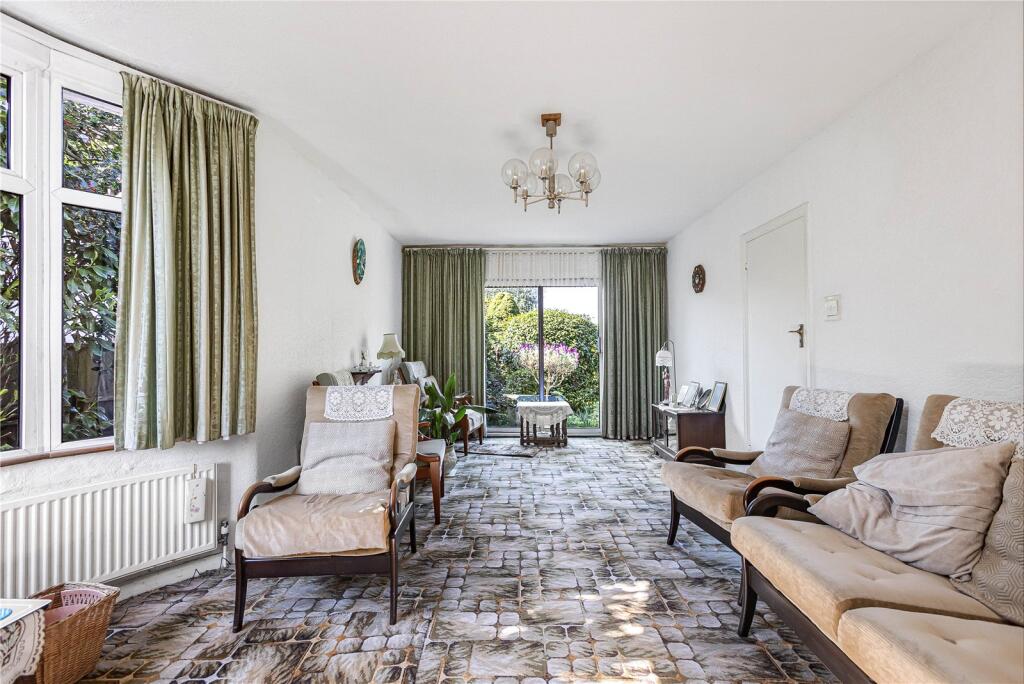 King James, Cuffley, EN6 photo 3