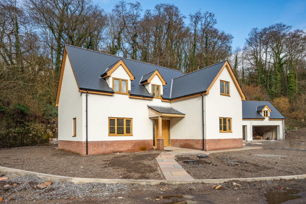 Main image of property: Forge Row, Gilwern