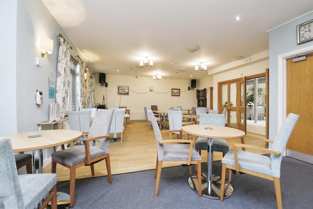 Apartment in Stockton-on-Tees, Hartlepool - View 4