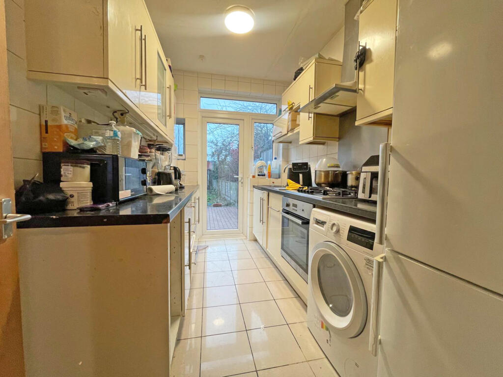 Aldborough Road South, Ilford, Essex, IG3 photo 4