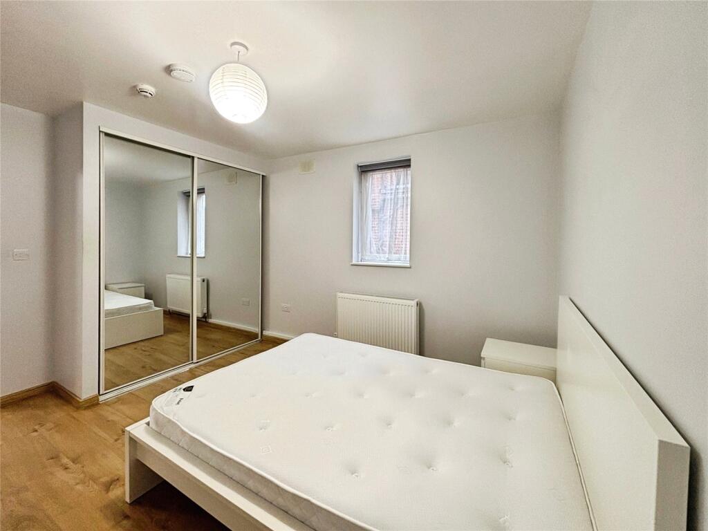 Apartment in Southampton - More